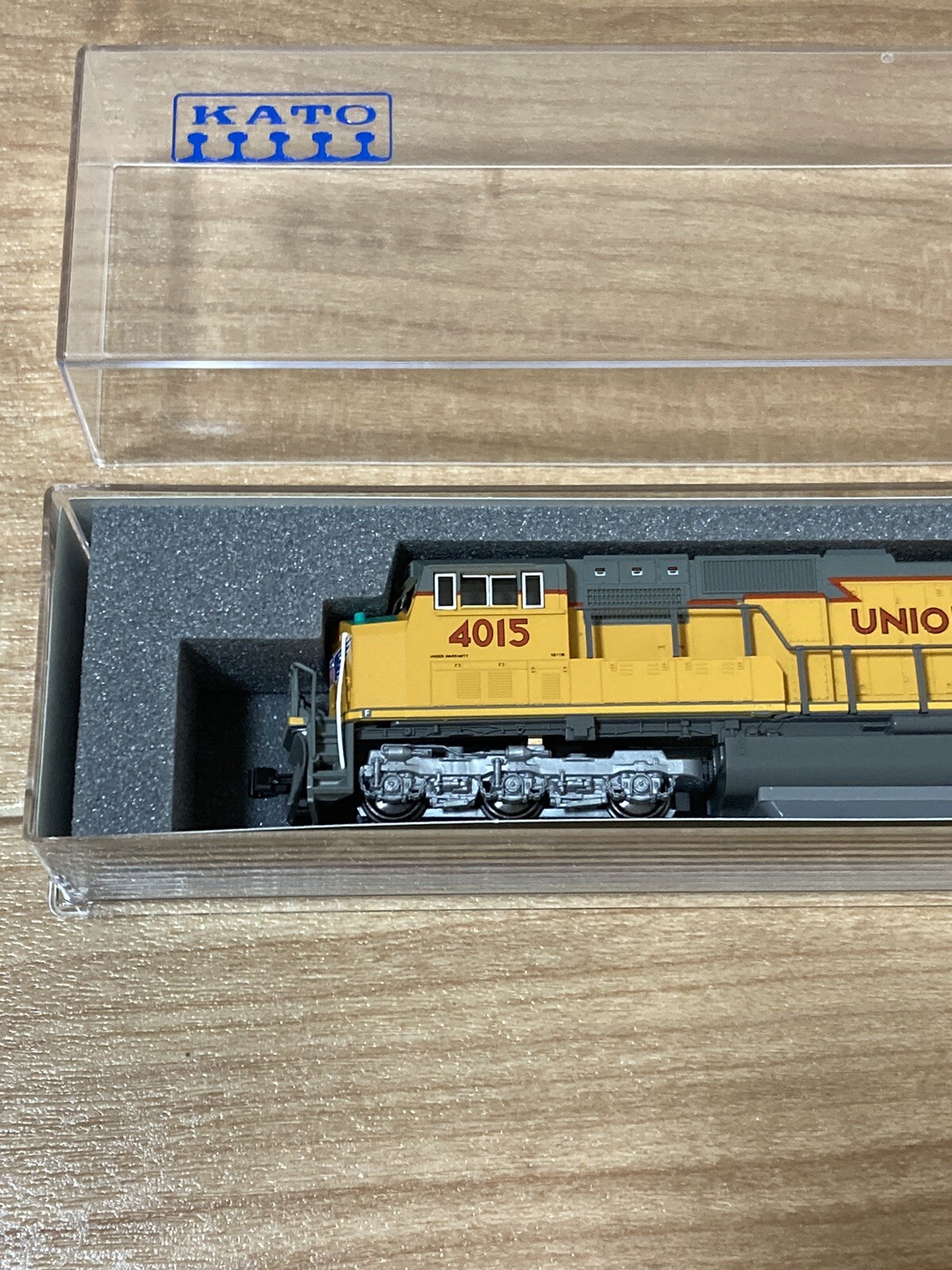 Kato 176-4015 EMD SD70M FLAT RADIATOR UP 4015 N Gauge UNION PACIFIC NEW