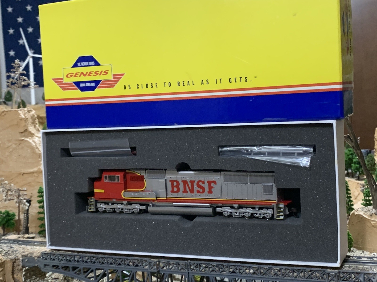 HO Scale Athearn Genesis EMD SD75M DC Diesel Locomotive BNSF SANTA FE no road #