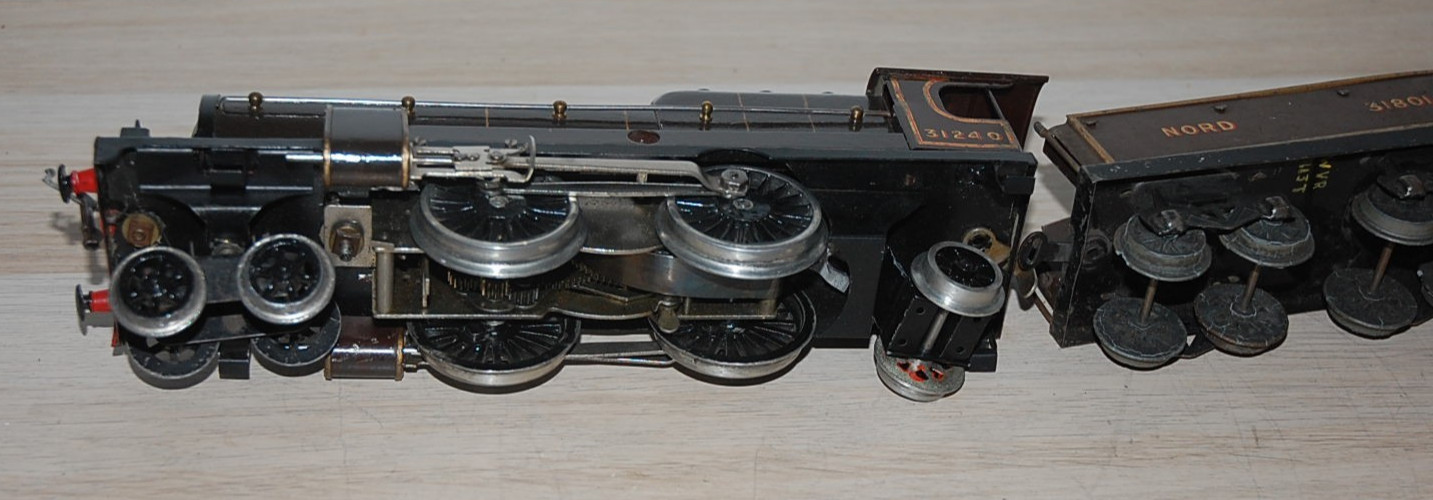 HORNBY O GAUGE CLOCKWORK 3C NORD LOCOMOTIVE AND TENDER IN BROWN LIVERY