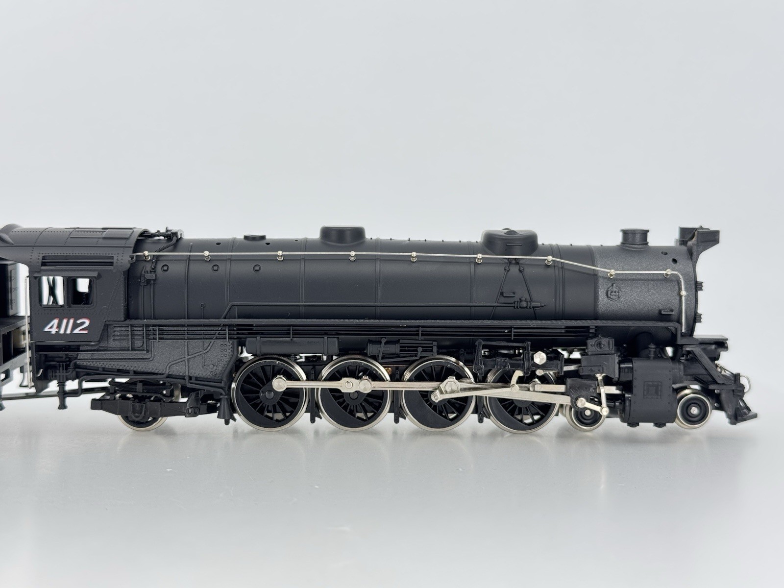 HO Mehano M646 Boston & Maine 4-8-2 Mountain Steam Locomotive B&M #4112