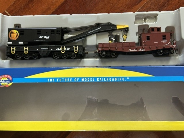CP RAIL / CANADIAN PACIFIC 200 ton ROTATING HD WRECK CRANE w/TENDER HO SCALE NEW