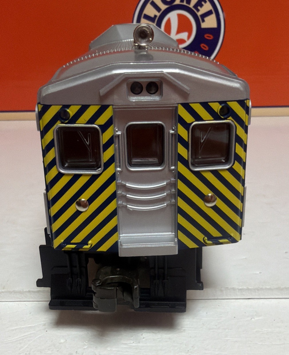 Lionel Trains 6-38428 Alaska Powered Budd Coach Car Silver