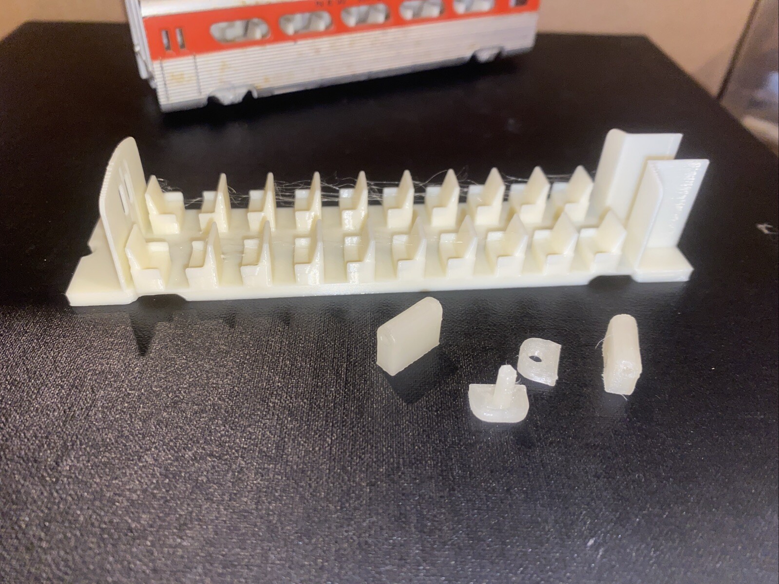 1 HO SCALE Interior Fits VARNEY GM-T1 AEROTRAIN Train Car Shell Not Included ￼