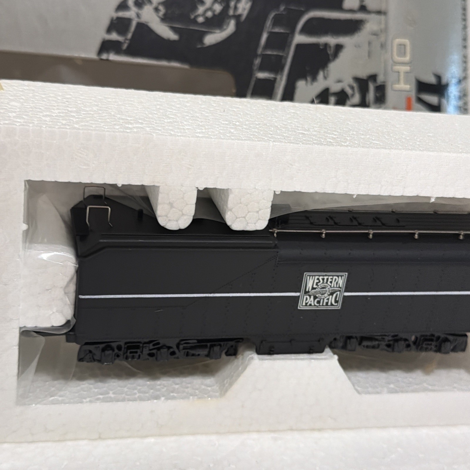 Lionel HO Scale GS-4 Western Pacific Locomotive & Tender 4-8-4
