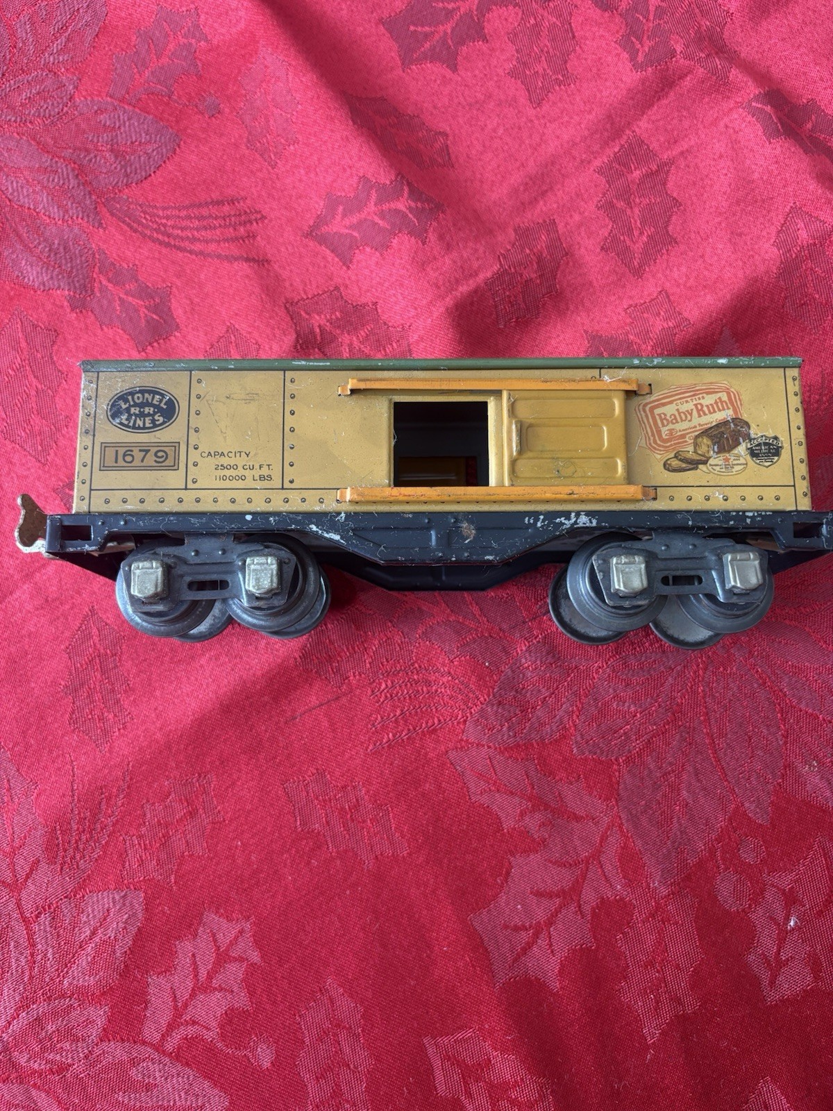 Pre-War Lionel 1688E “Torpedo” 0-Gauge DieCast Gunmetal Locomotive Train Set