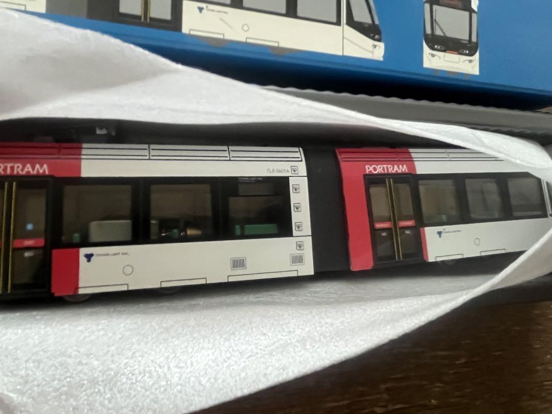 Endo HO Gauge Toyama Light Rail Tram Car TLR0600 Red NIB H0 Gauge 1/80