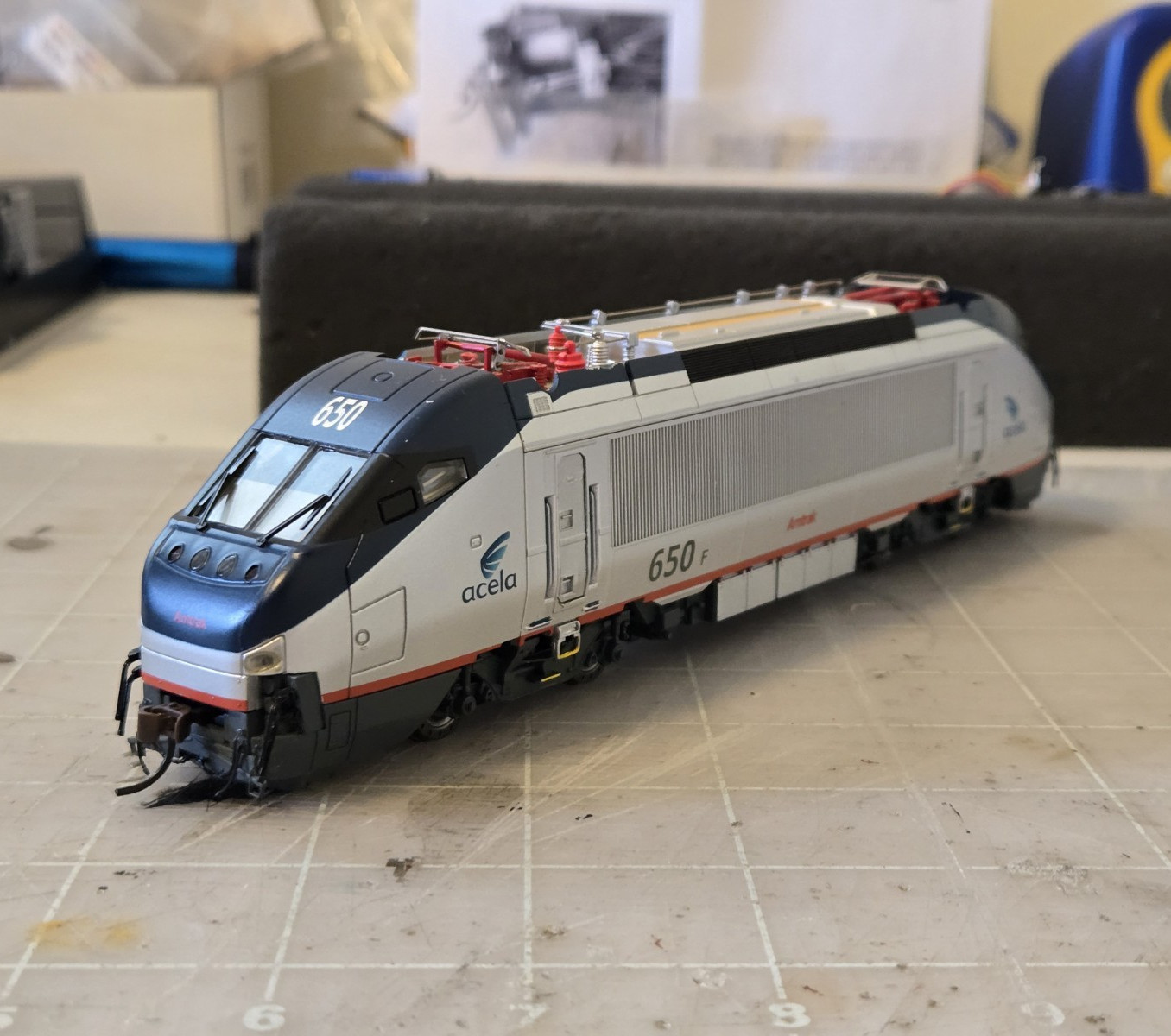 Bachman HO Amtrak Acela HHP-8 #650 DCC Ready