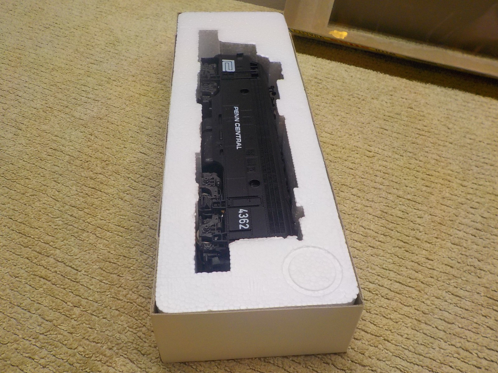 HO Scale NOS Atlas, FP-7 Diesel Locomotive, Penn Central, Black 7047