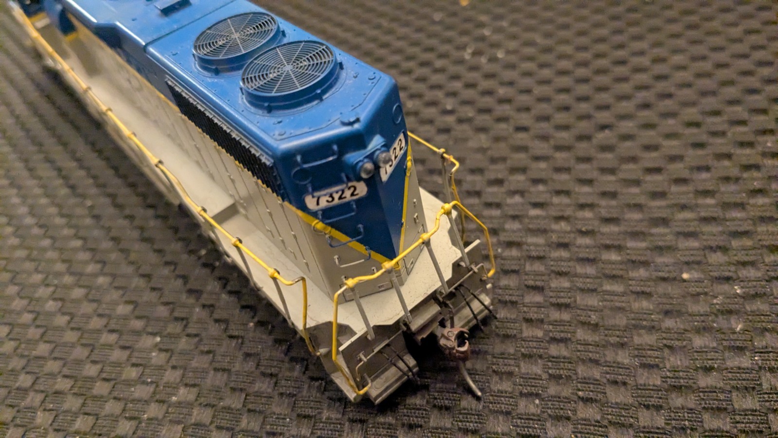 Athearn HO EMD GP38-2 Locomotive D and H #7322, runs great! Has Japan motor