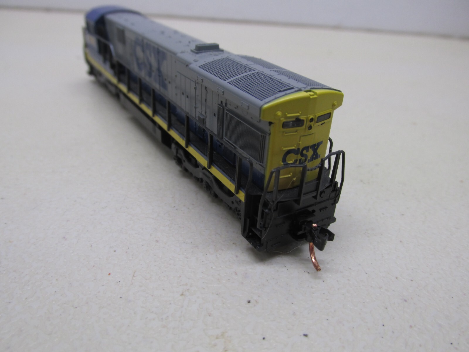 KATO # 176-308~ CSX C30-7 POWERED LOCOMOTIVE # 17007~ N SCALE