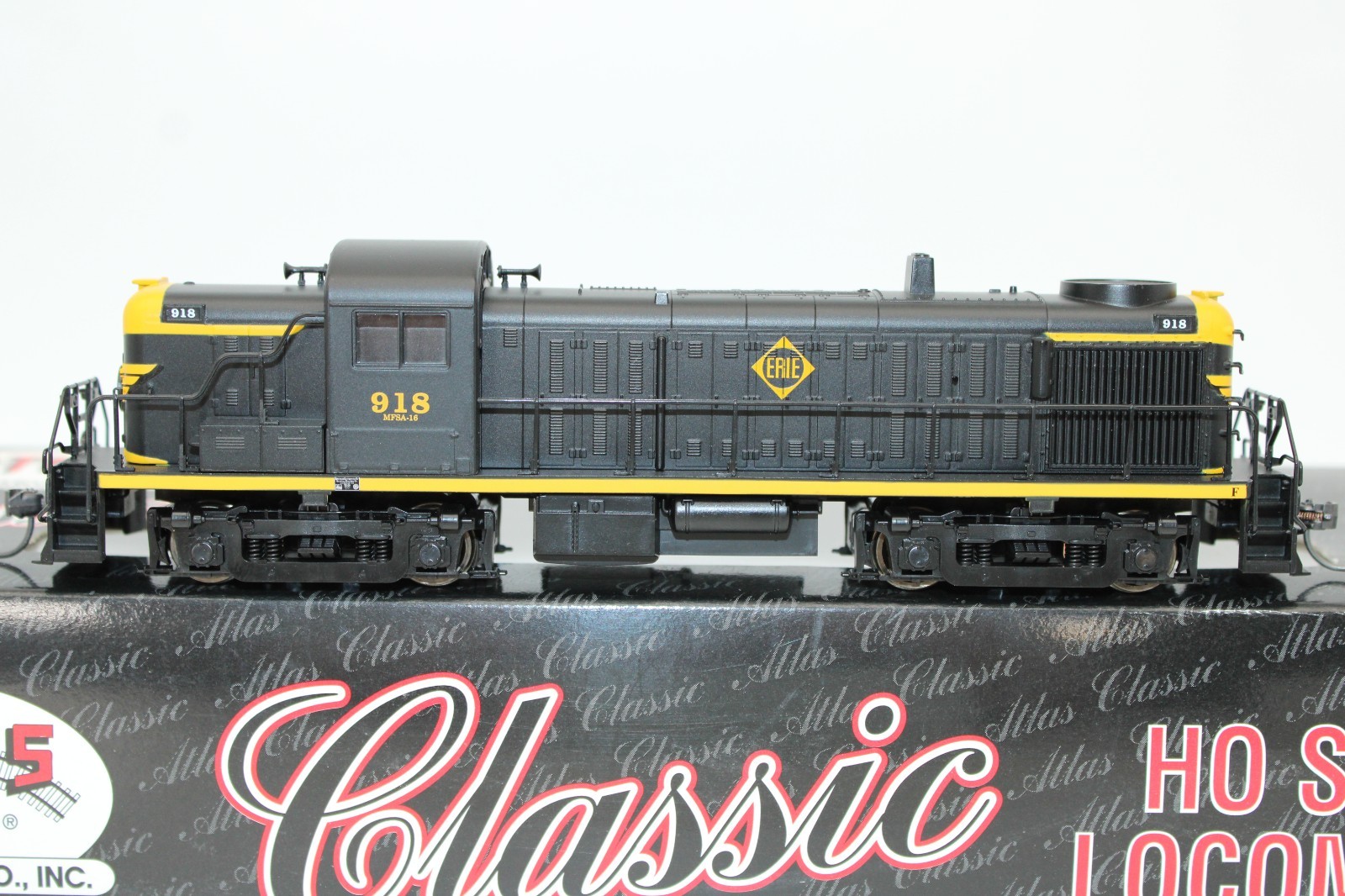 Atlas Classic HO Scale Erie Railroad Alco RS3 Diesel Locomotive #918 DCC