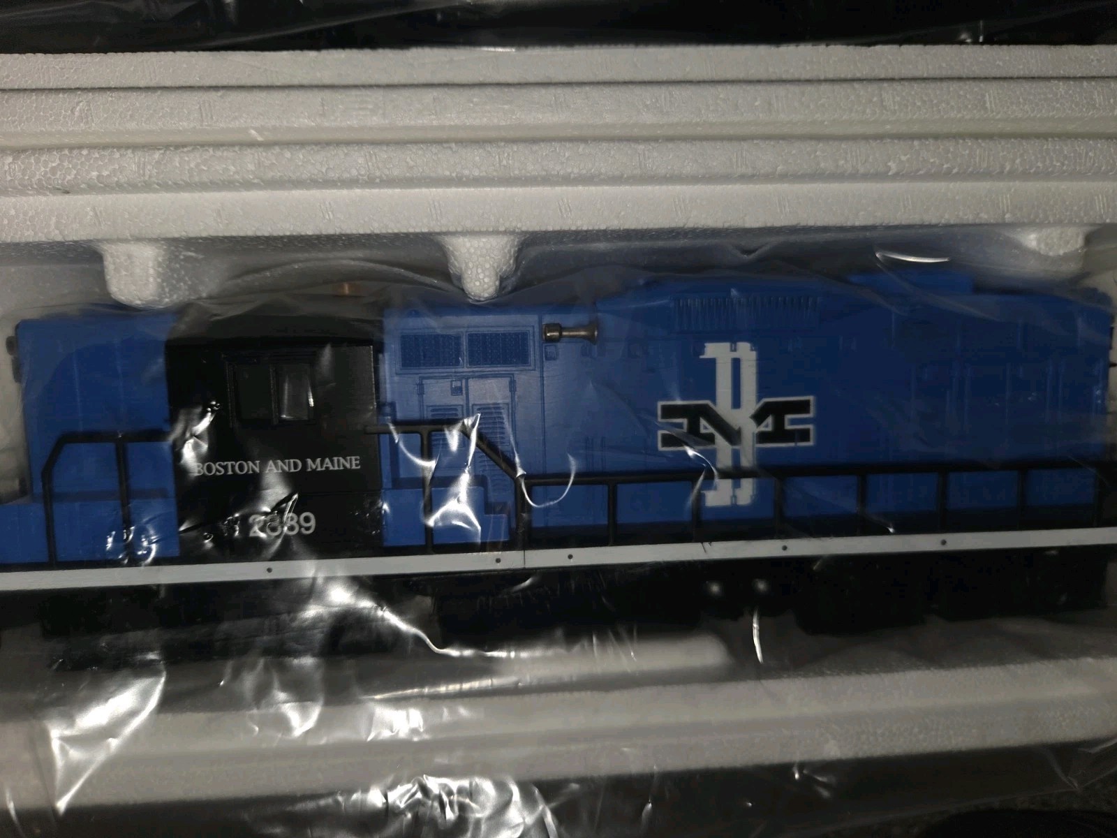 Lionel 6-11843 O Gauge Boston & Maine Diesel Lash-up Set #2380, 2381, 2389