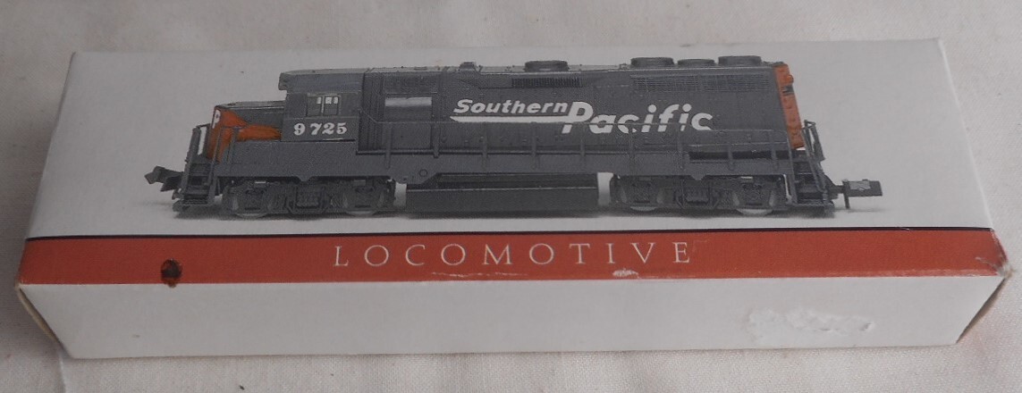 Southern Pacific Locomotive 9725 High Speed 4-1/2″ long x 1-1/4″ high x 3/4″wide