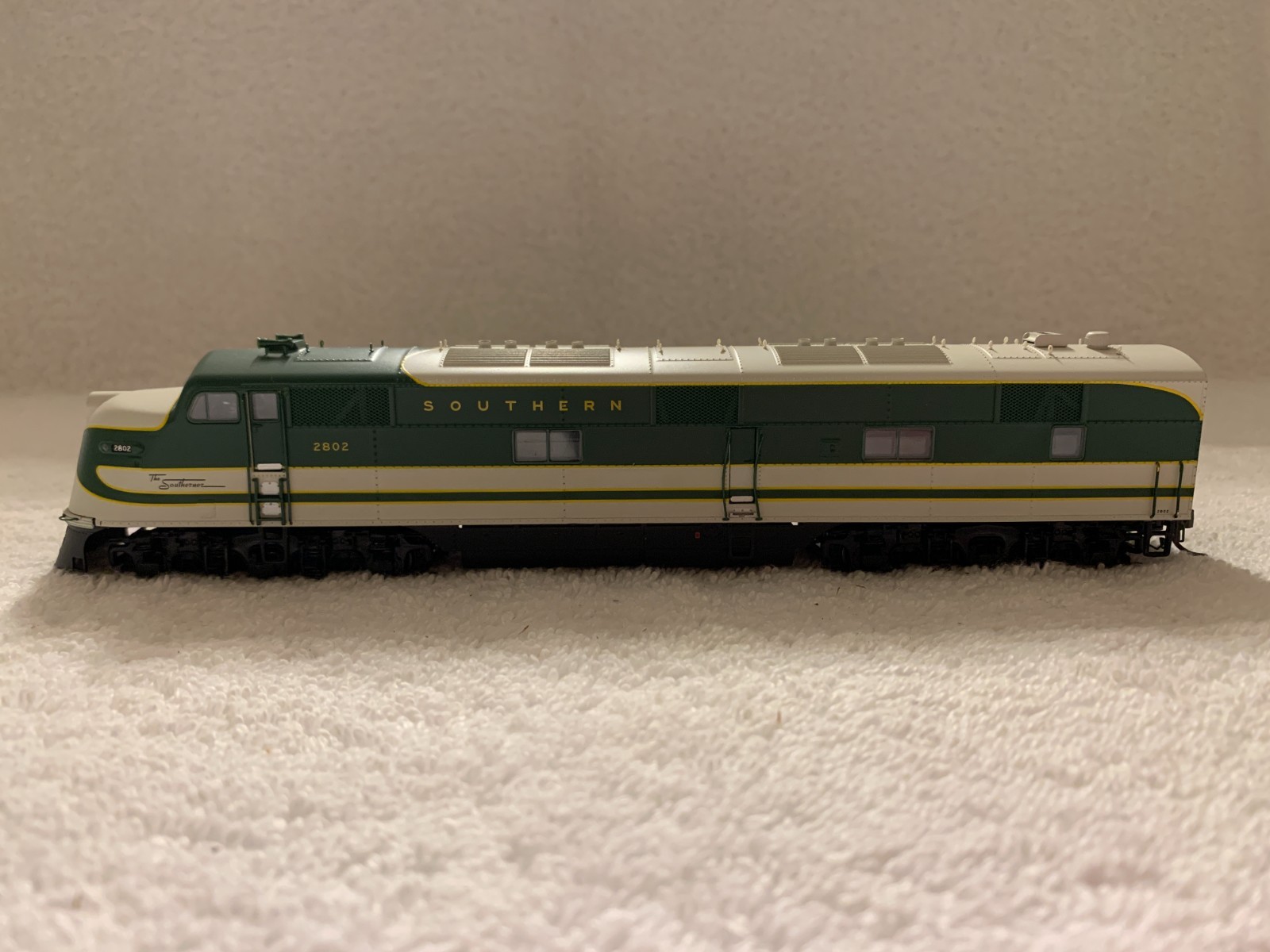 Proto 2000/Life-Like HO Scale Southern EMD E6A Diesel Locomotive #2802 DC
