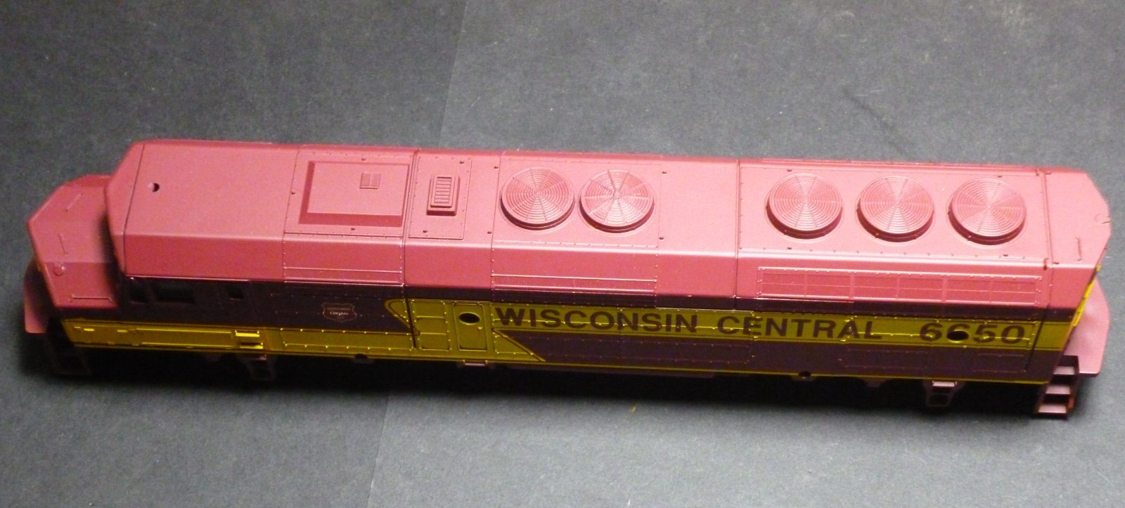 Ho Athearn Diesel locomotive shell F45 Wisconsin Central