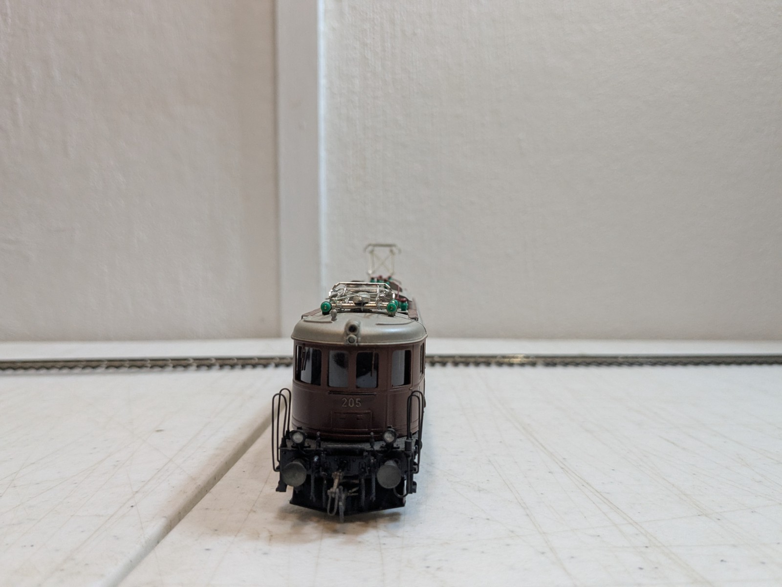 Metropolitan 698 – BLS #205 Ae 6/8 Electric Locomotive – HO Scale