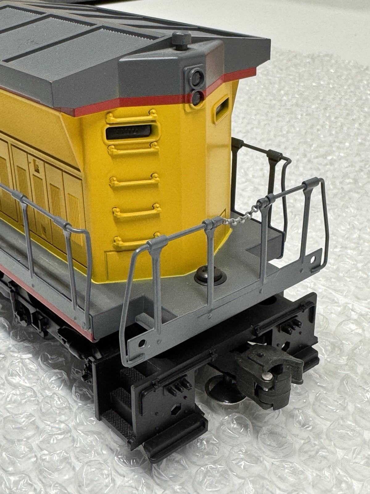 Lionel 6-18205 UNION PACIFIC DASH-8 40C Diesel Locomotive #9100