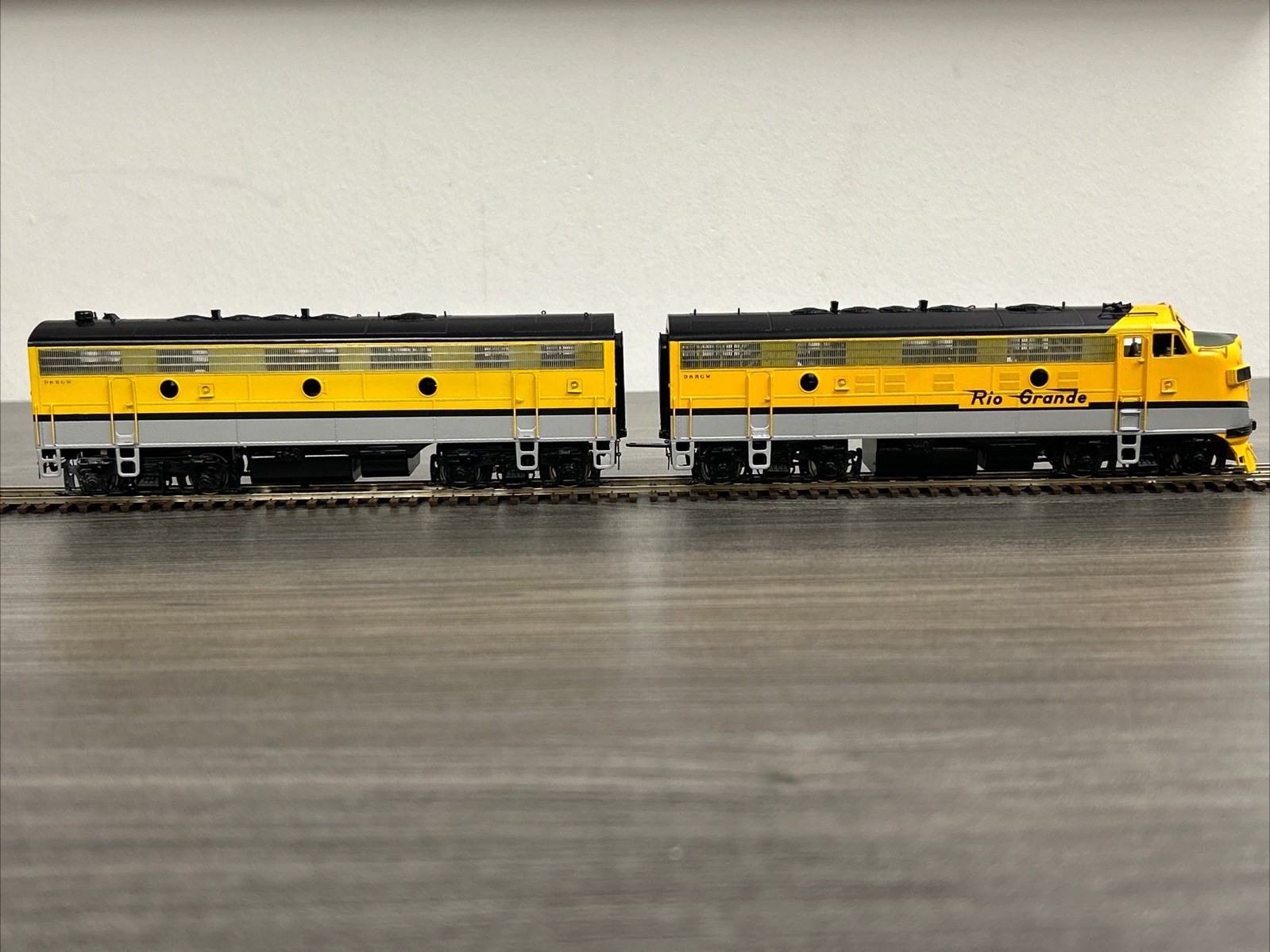 Oriental Limited HO Brass F9AB Diesel Locomotive Set D&RGW Factory Painted/LNIB!