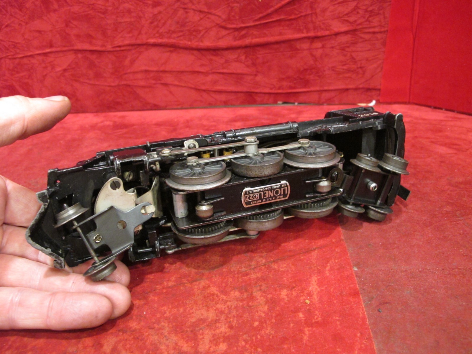 Lionel #2018 2-6-4 Steam Locomotive. Runs and LIGHTS and smokes