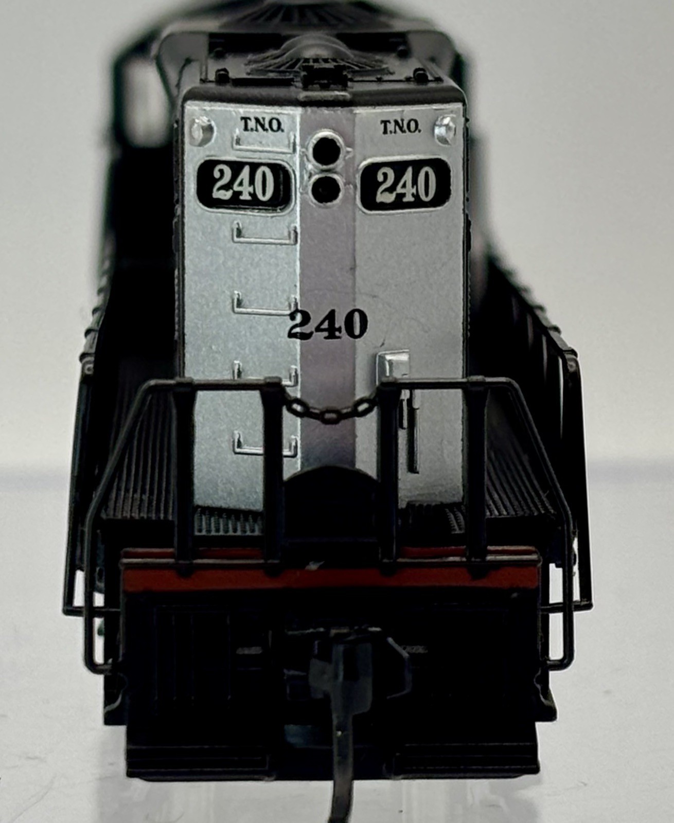 N Scale Atlas 48329 Southern Pacific GP-9 Ph. 2 Diesel Locomotive SP #240