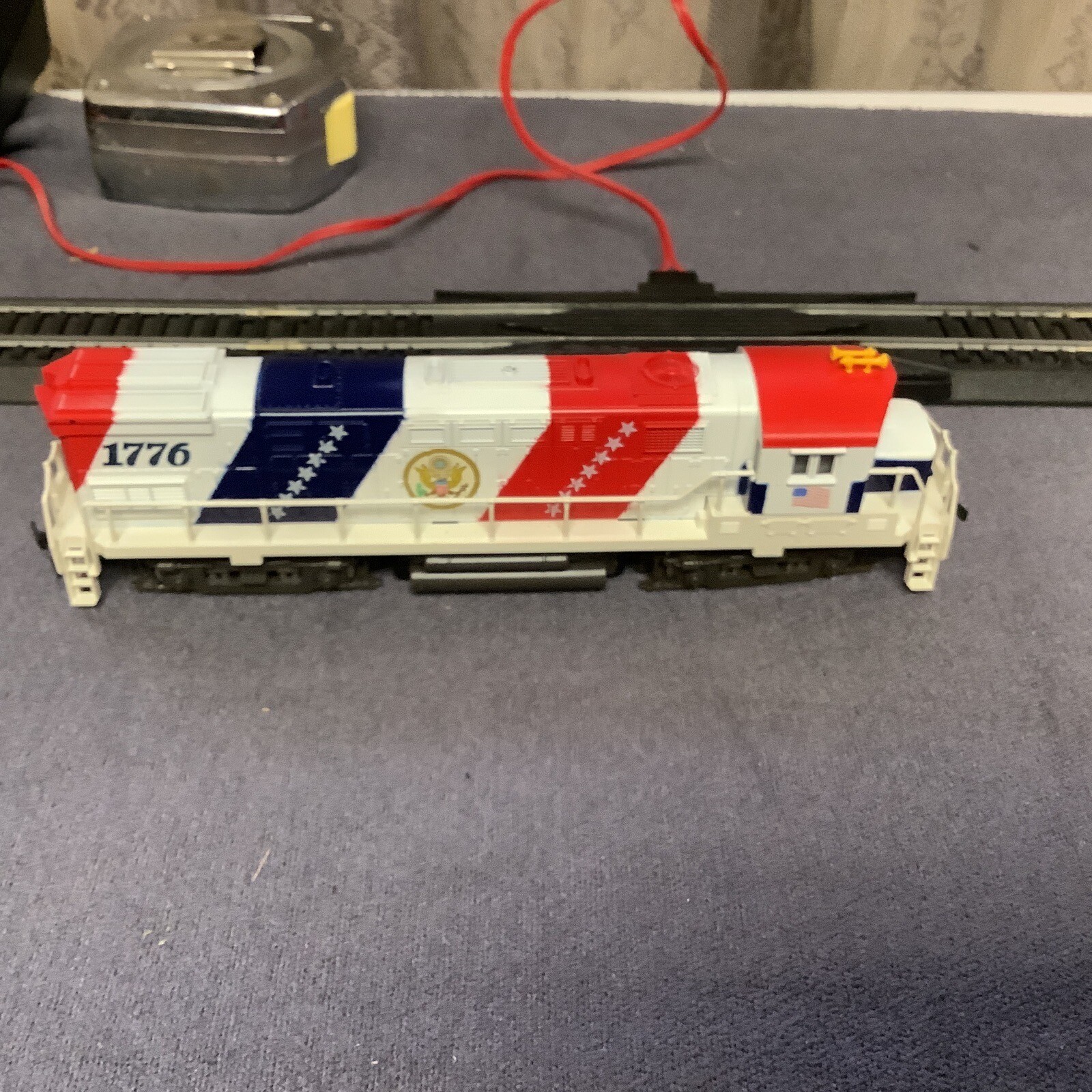 AHM HO ALCO CENTURY 424 5015 SPIRIT OF 1776 LOCOMOTIVE & CABOOSE Used Wrong Box