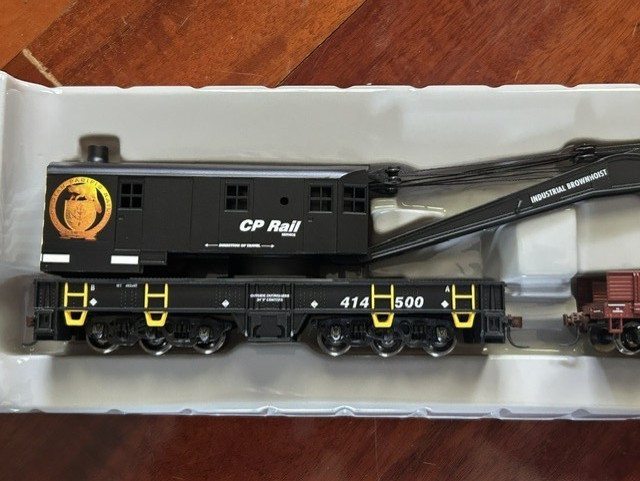 CP RAIL / CANADIAN PACIFIC 200 ton ROTATING HD WRECK CRANE w/TENDER HO SCALE NEW