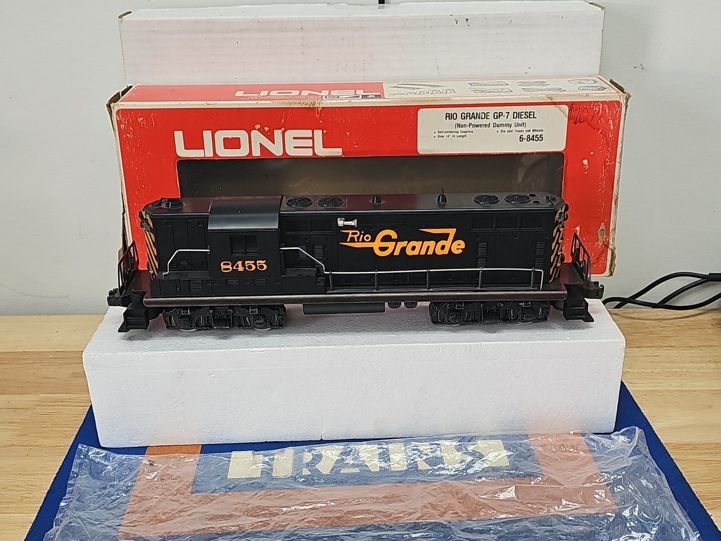 Lionel 6-8454 O Gauge Rio Grande GP-7 Diesel Locomotive #8454 UNPOWERD