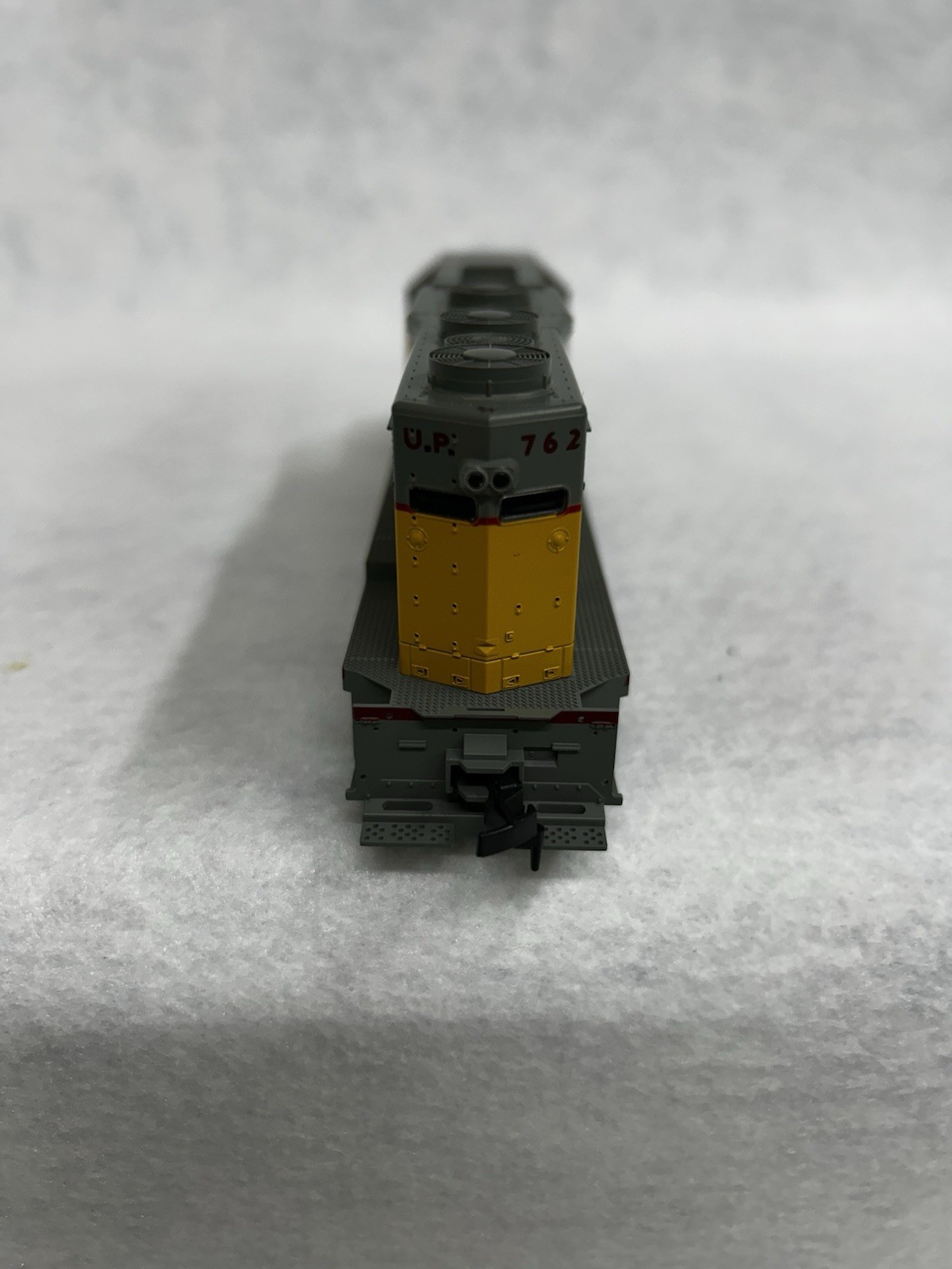 Beautiful KATO Union Pacific Railroad GP-35 Diesel Engine HO