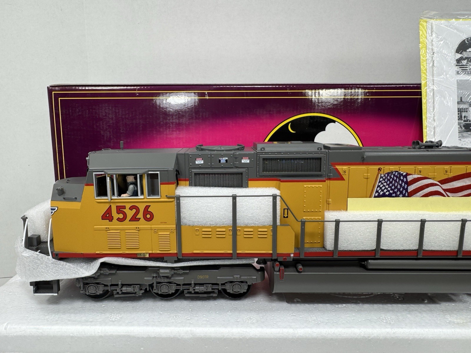MTH 20-2376-1 Union Pacific UP flag SD70M diesel engine #4526 PS 2.0 BCR NIB