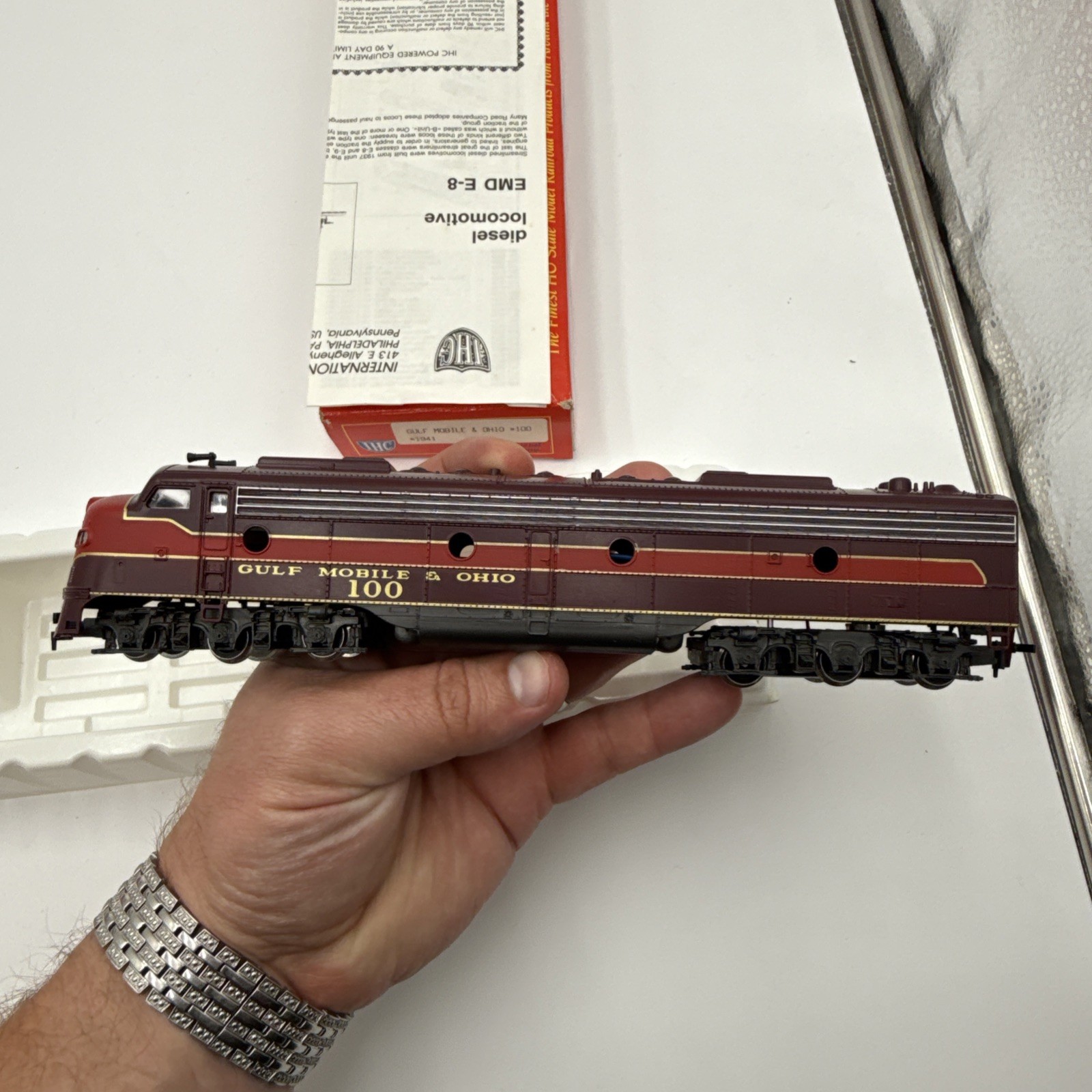 IHC 1941 HO SCALE GULF MOBILE OHIO E-8 A POWERED DIESEL LOCOMOTIVE #100 IN BOX