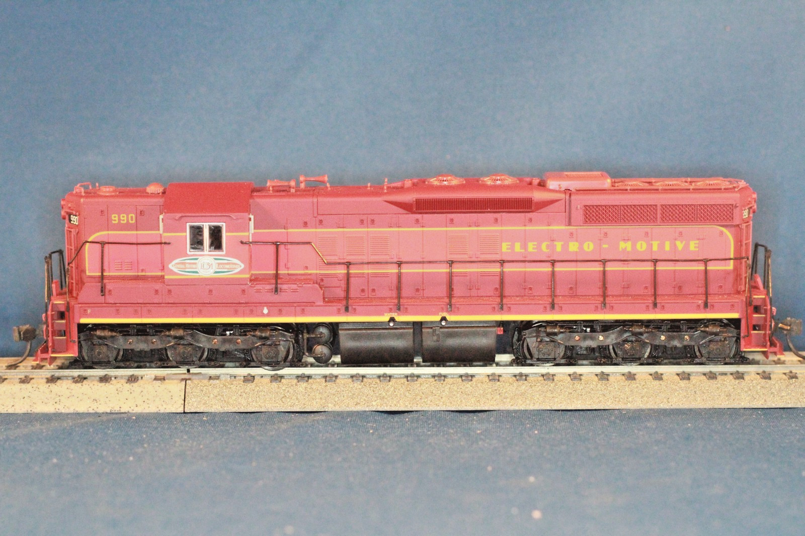 JP HO P2K Proto 2000 EMD SD7 Demostrator #990
