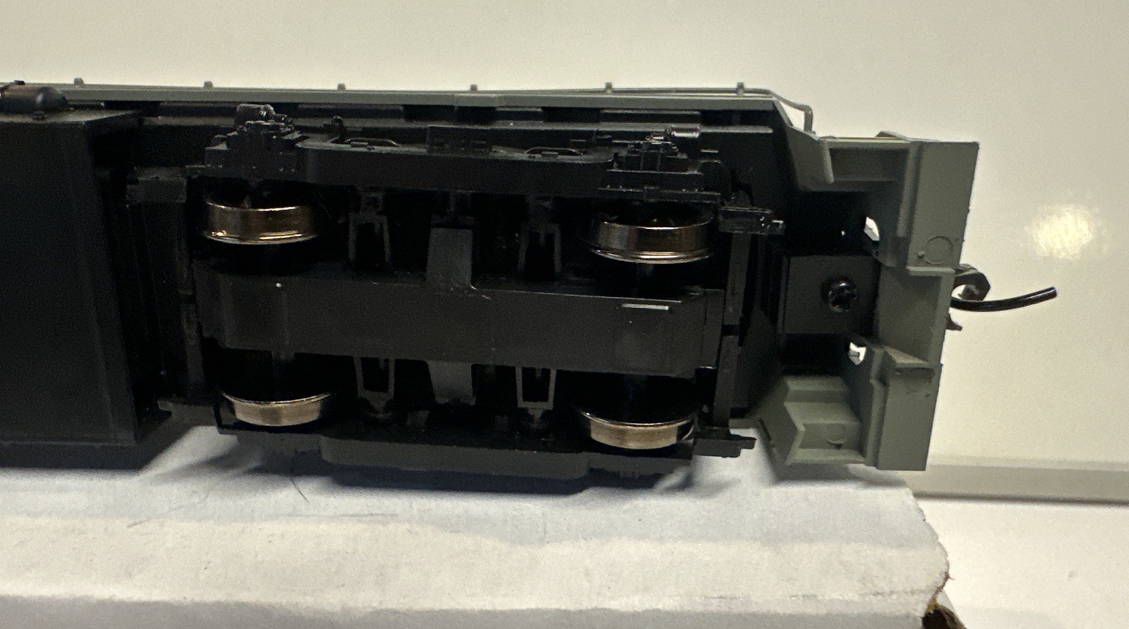 Atlas HO Scale L&N Louisville & Nashville RS-36 Diesel Locomotive Engine #911