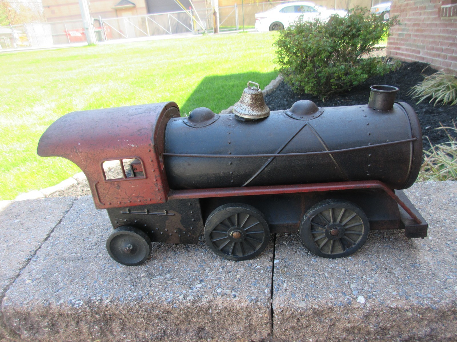 OLD TIN LOCOMOTIVE TOY TRAIN *BARN FIND CONDITION* GREAT PATINA ORIGINAL PAINT.