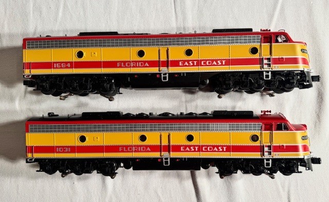 LIONEL 6-39606 FLORIDA EAST COAST E9 AA DIESEL SET, #1594, #1031 (USED)