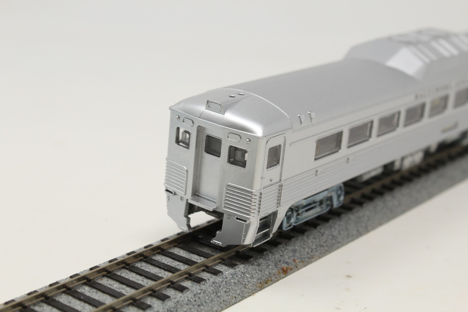 HO Athearn 2173 RDC-1 Powered Locomotive Baltimore & Ohio B&O Silver