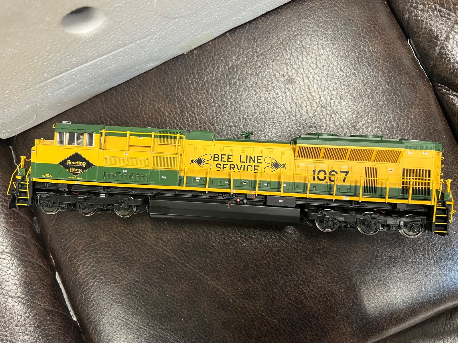 MTH HO #80-2244-0, SD70ACe Diesel Locomotive, Reading (Bee-Line), #1067 DCC Rdy.