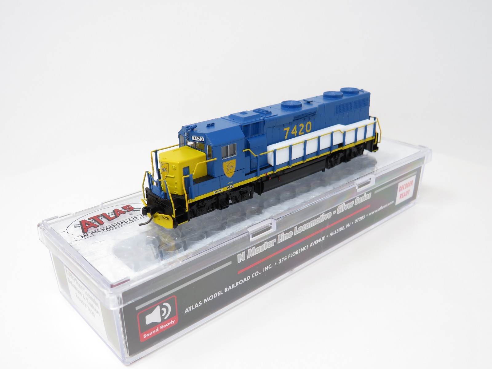Atlas N 40005904 Delaware & Hudson D&H #7420 EMD GP39-2 Diesel Locomotive