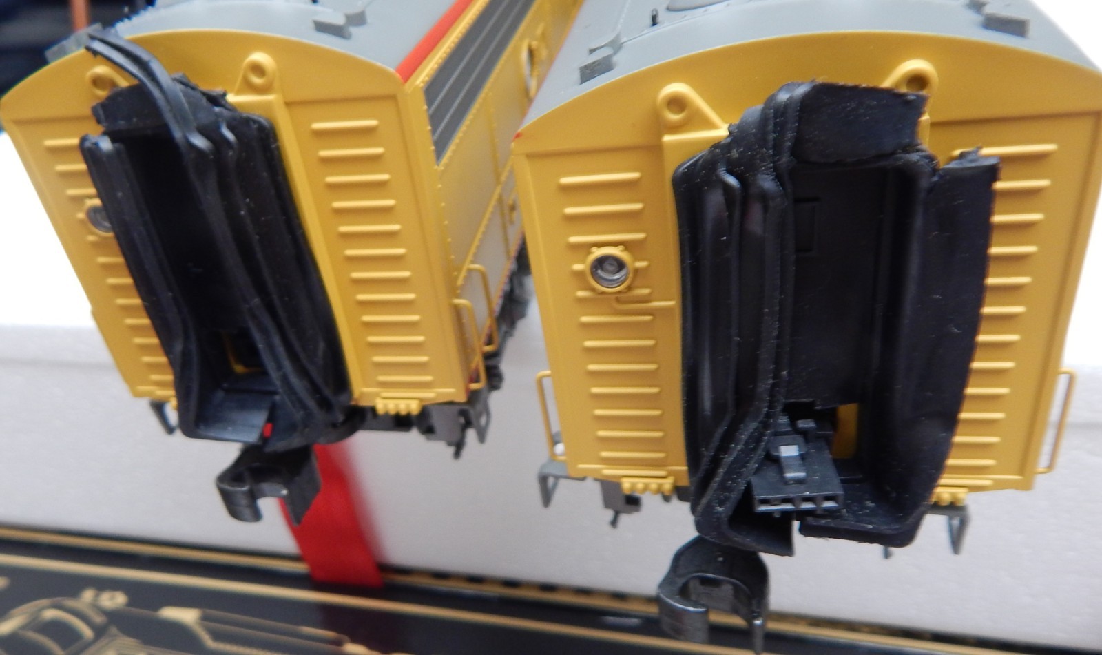K-LINE k28901s UNION PACIFIC ABA E-8 DIESEL LOCO SET USED W/BOXES & SHIPPING BOX