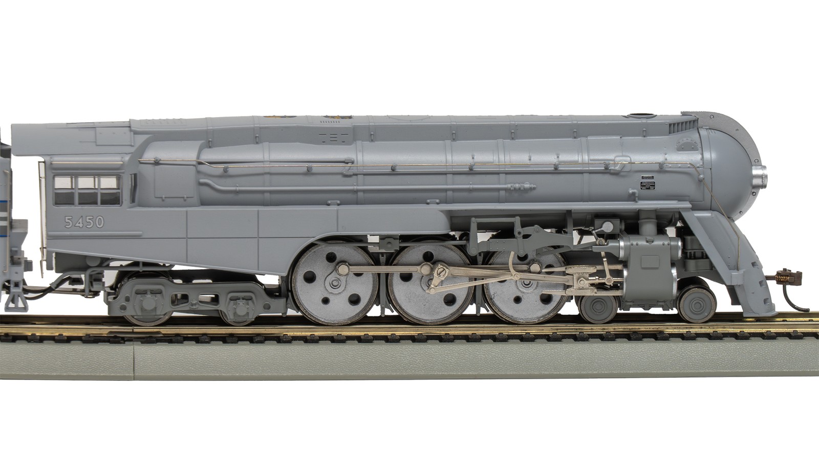 Bachmann 56603 HO Dreyfuss Streamlined Hudson – New York Central #5450 DCC Sound