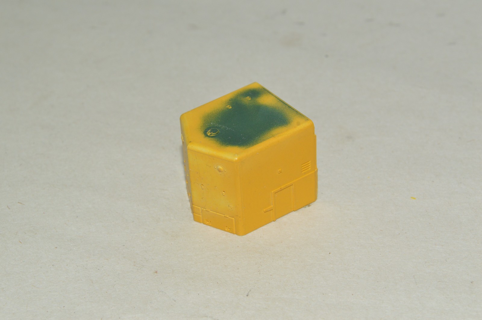 HO scale locomotive PARTS plastic EMD GP SD low short hood nose UP YELLOW