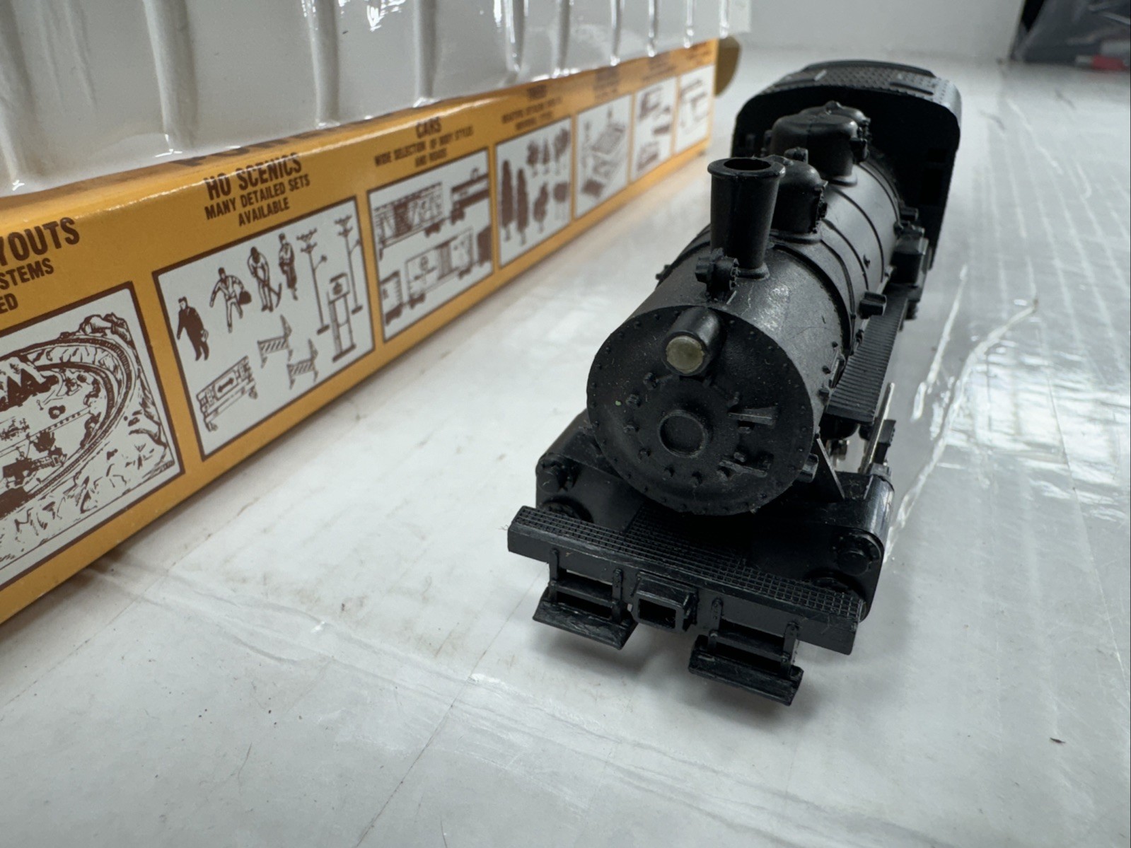 Life-Like Ho Scale 0-4-0 Pennsylvania Steam Locomotive # 8389 For Train Set