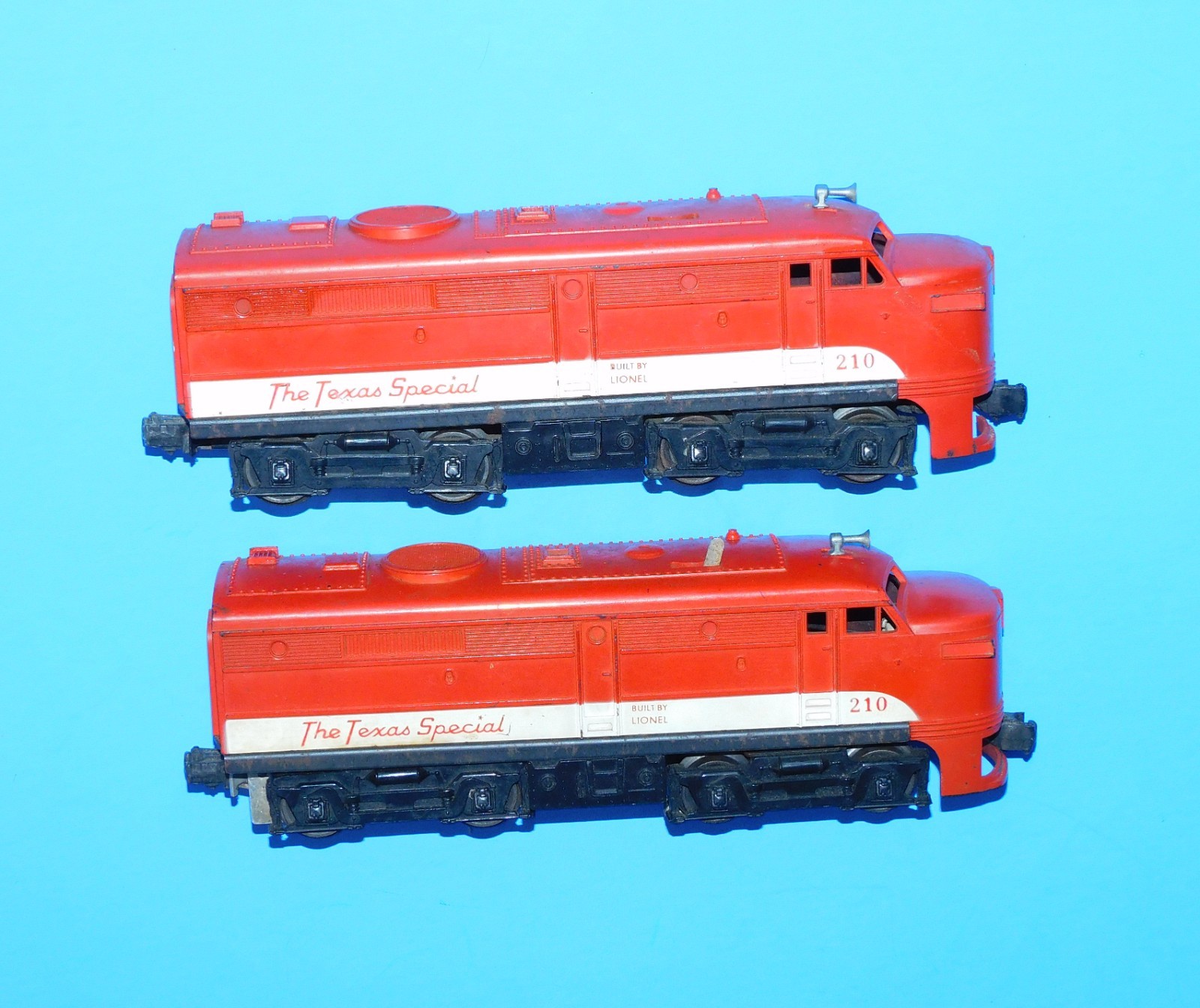 VINTAGE LIONEL #210 THE TEXAS SPECIAL DIESEL SWITCHER LOCOMOTIVE w/ DUMMY LOCO
