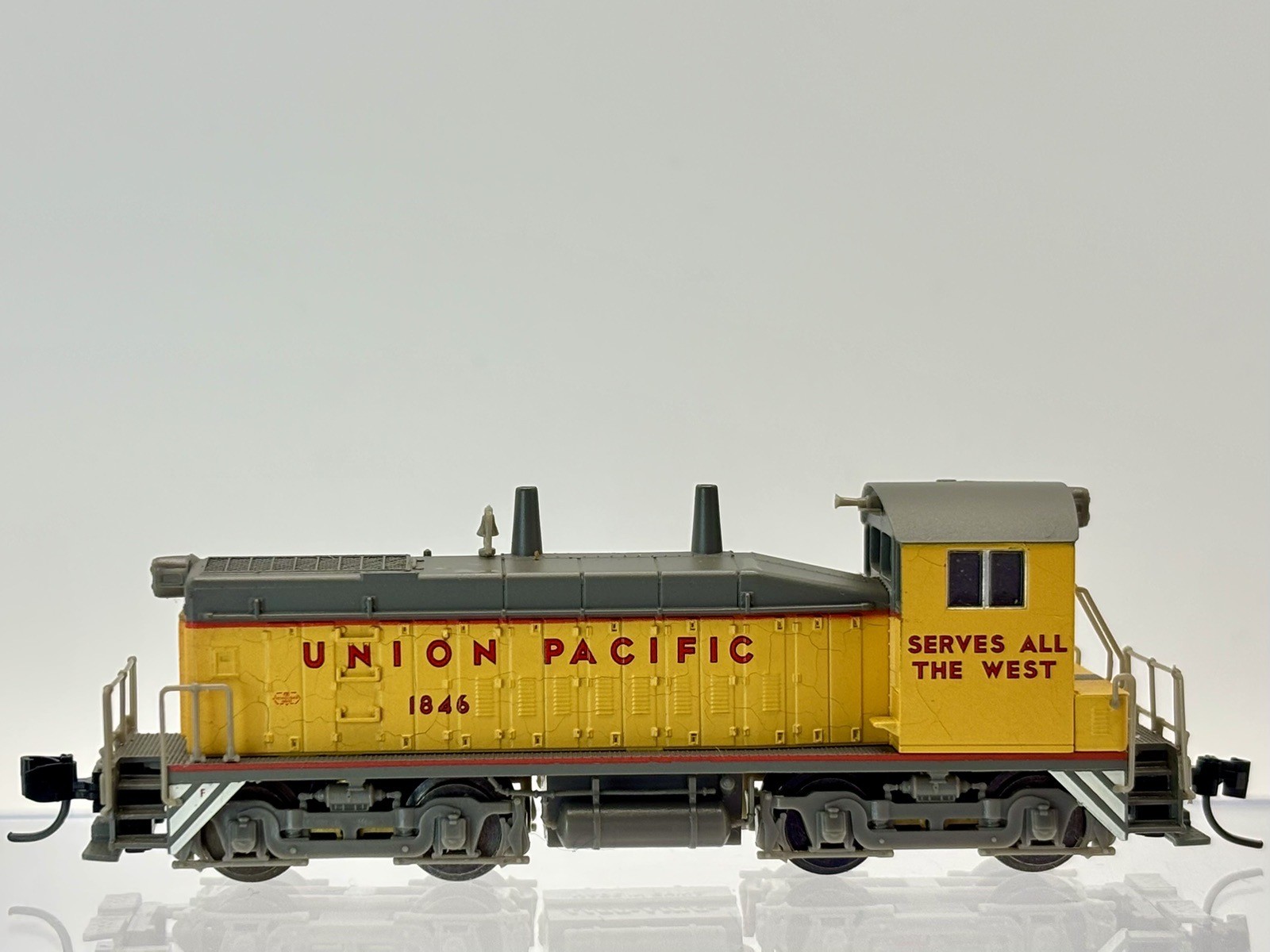 N Scale Lifelike 7898 Union Pacific SW9/1200 Diesel Switcher Locomotive UP #1846