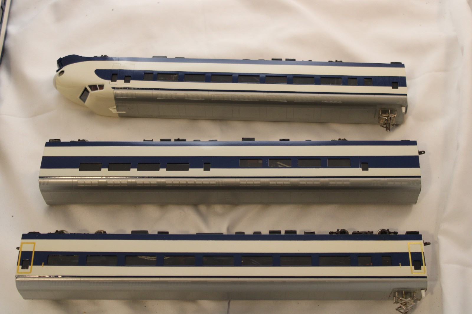 HO Brass – TID – New Tokaido Line A&B – 6-piece 3-motor Japan Bullet Train