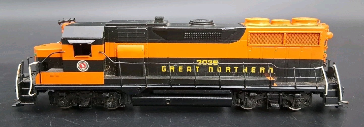 HO BRASS MODEL TENSHODO GP-35 DIESEL SWITCHER GREAT NORTHERN 159 FACTORY PAINT