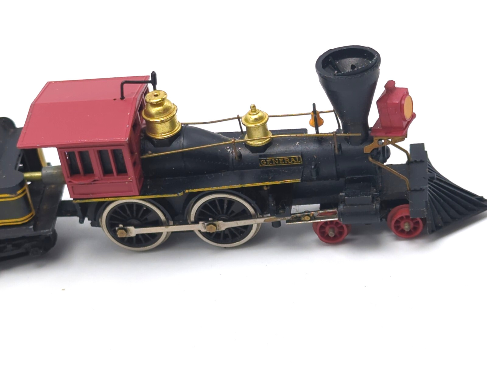 Mantua General 3960 Locomotive with Tender 3240 HO Scale Model Train Untested