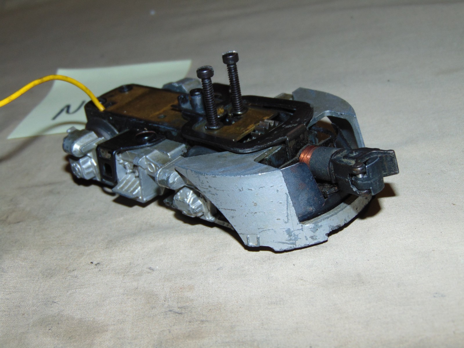LIONEL 2353 – 2355 F-3 FRONT POWER TRUCK WITH MAGNATRACTION N146