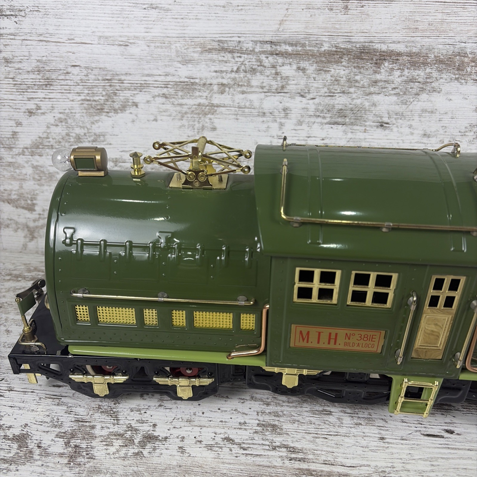 MTH Standard Tinplate Two Tone Green 381E Locomotive Traditional 10-1077-0