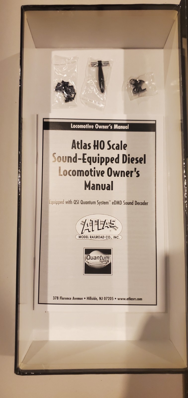 Atlas Model Railroad Co. HO scale #8129 Chessie System (C&O) #8254 B30-7 Box!