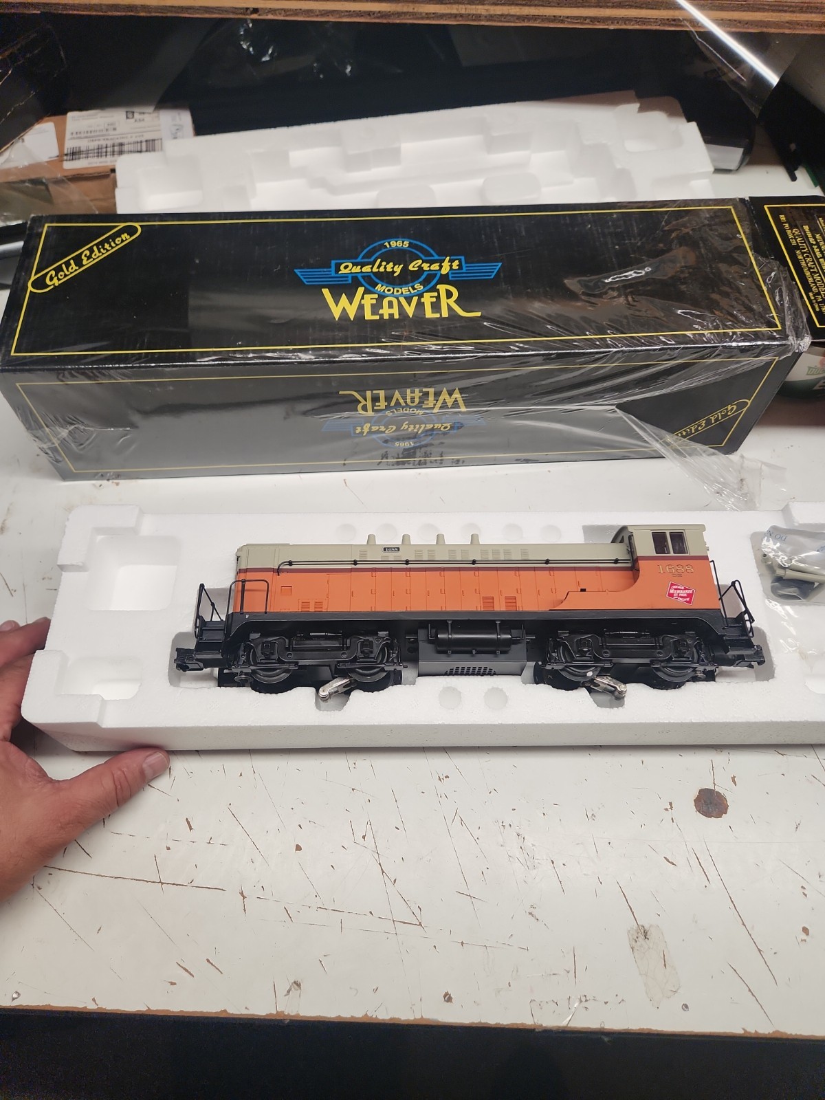 Weaver 1561LP 3-Rail Milwaukee Road VO-1000 Diesel Locomotive with Sound New